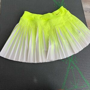 Nike victory court skirt xs